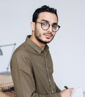young-businessman-in-casualwear-and-eyeglasses-loo-JB4ZZET.png